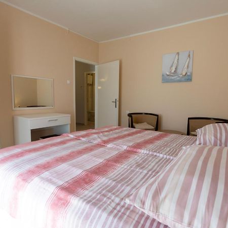 Apartments Galeb 拉巴克 外观 照片
