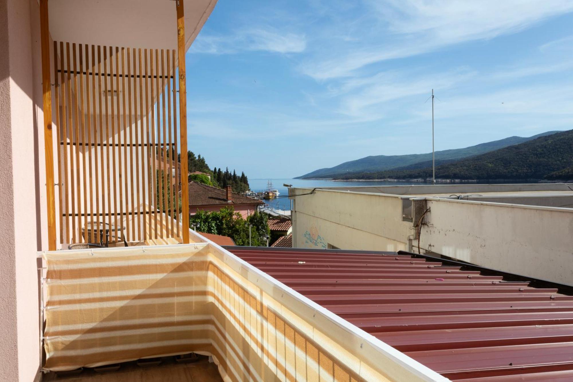Apartments Galeb 拉巴克 外观 照片