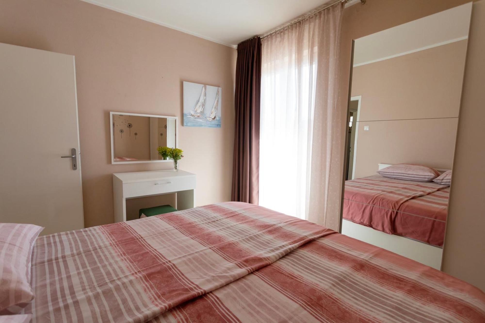 Apartments Galeb 拉巴克 外观 照片