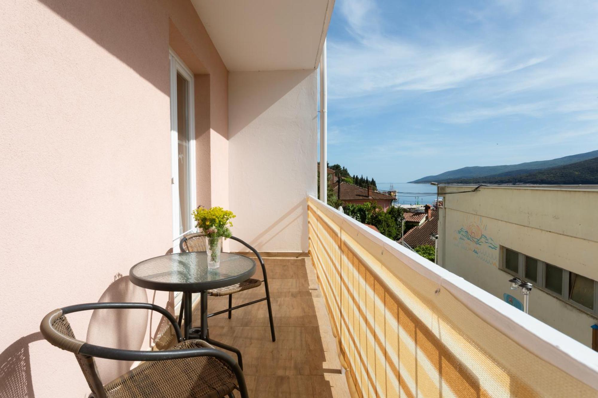 Apartments Galeb 拉巴克 外观 照片