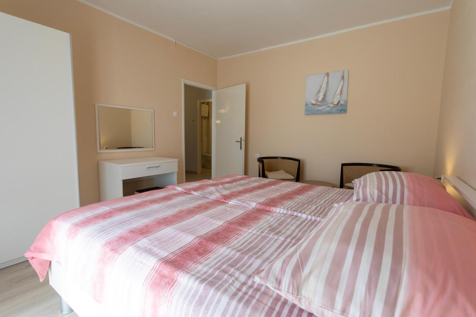 Apartments Galeb 拉巴克 外观 照片