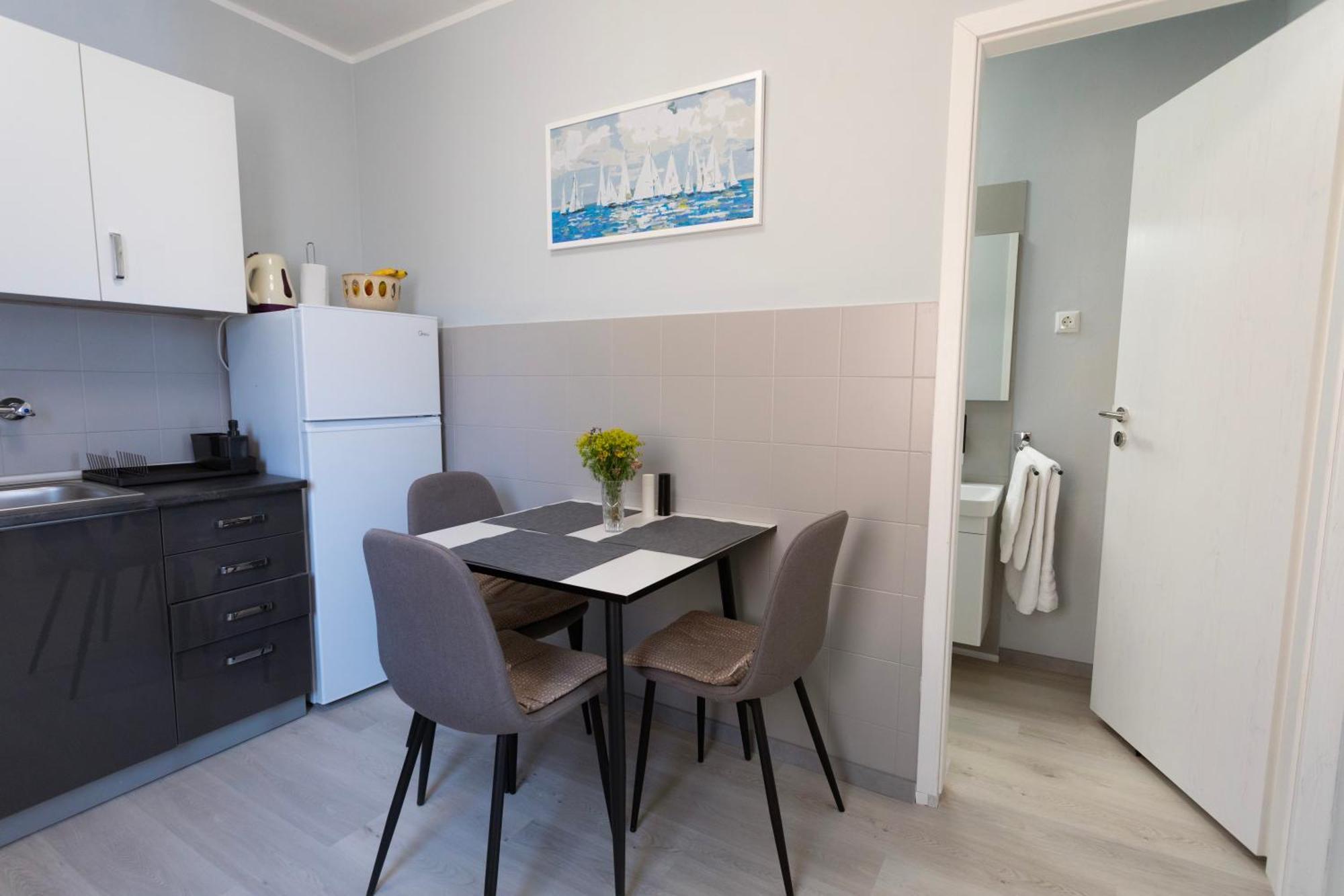 Apartments Galeb 拉巴克 外观 照片