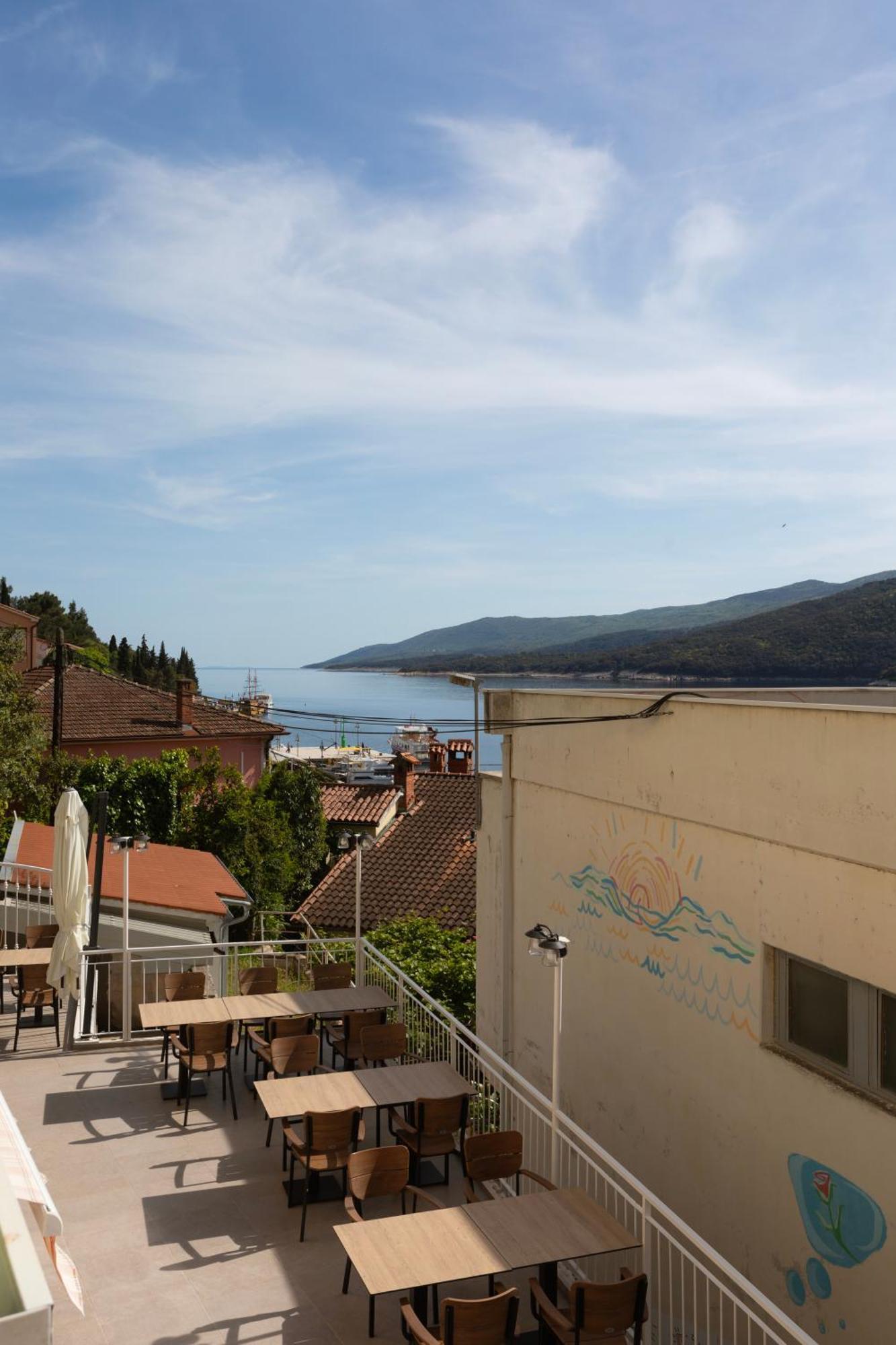 Apartments Galeb 拉巴克 外观 照片